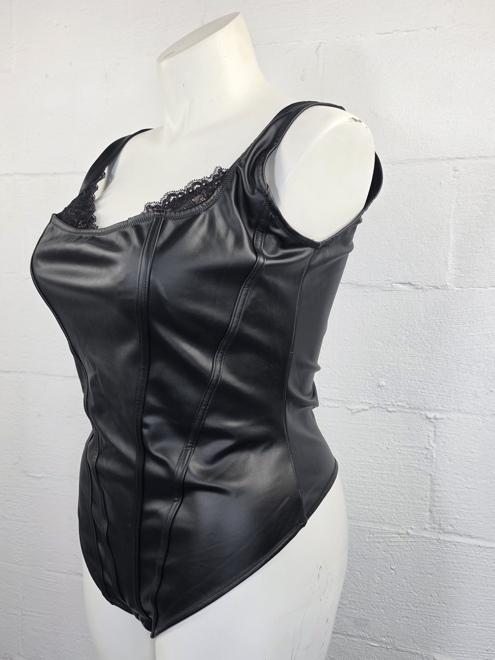 Popilush Shapewear Faux Leather Lace Balconette Sculpting Bodysuit - Picture 2 of 8